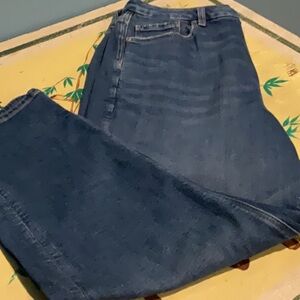 American Eagle Curvy Mom Jeans